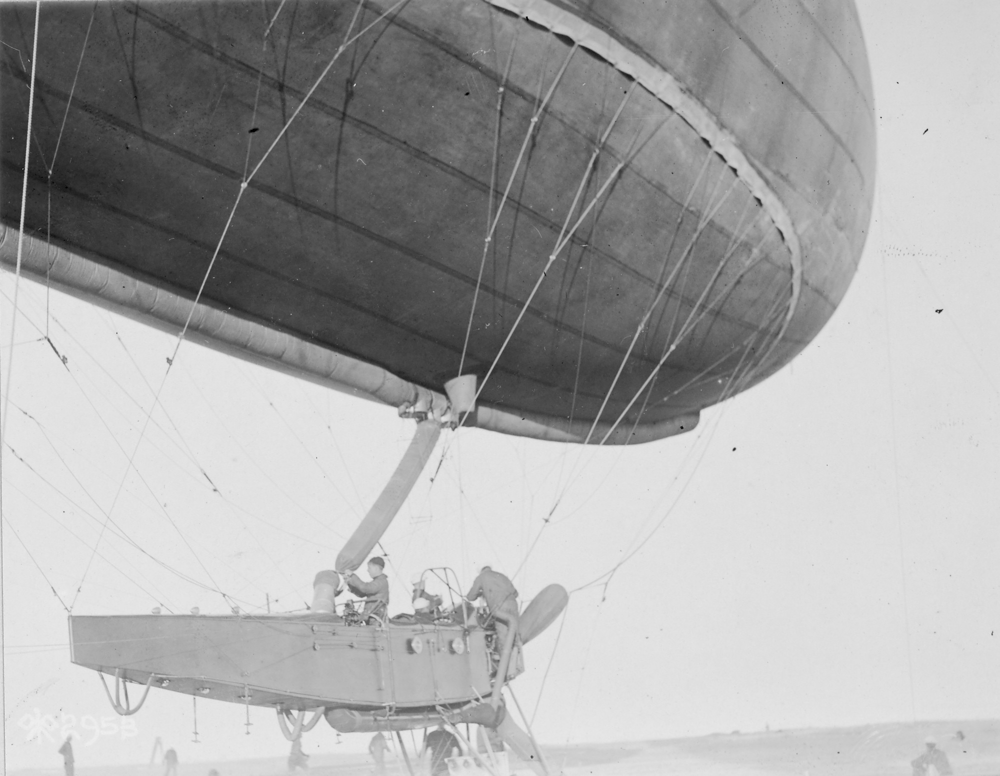 USN B-Class Blimp | Plane-Encyclopedia